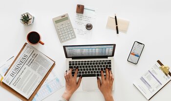 Influex store 1608261822959 person typing on macbook pro 1548999